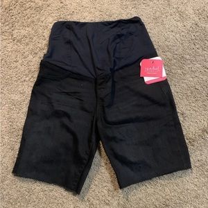 NWT Isabel Maternity Full Panel Black Bermuda Raw Hem Denim Jean Shorts 12
